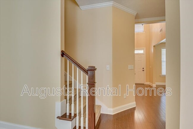 Building Photo - 1036 Lancaster Way