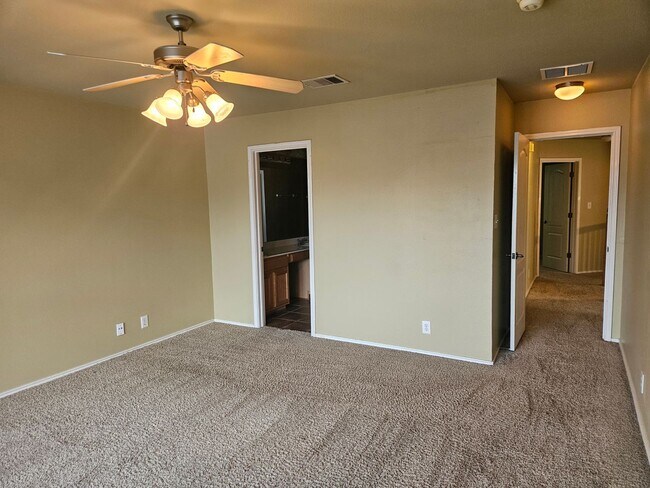 Building Photo - Garden Home in Gated Community