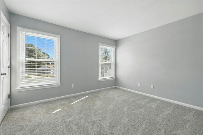 Building Photo - 412 Desertmartin Way