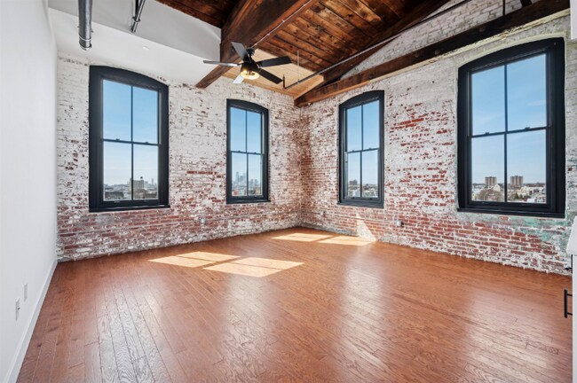 Building Photo - 2545 N Hancock St