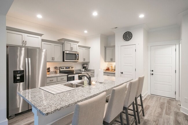 Building Photo - 3337 Alta Ln