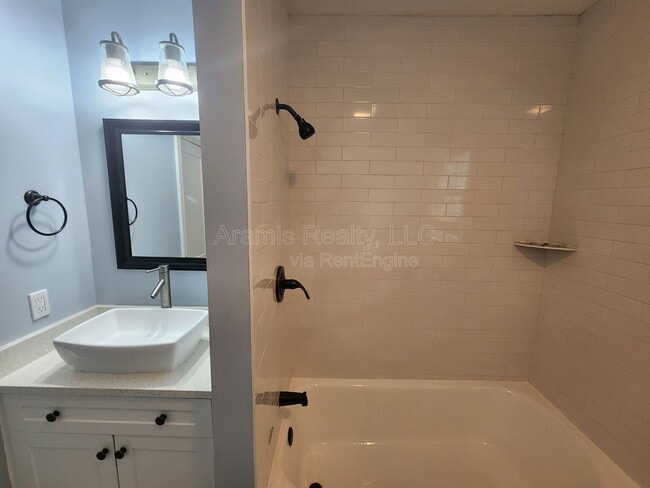 Building Photo - 2992 Palm Dr