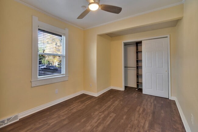 Building Photo - Charming 1924 Bungalow! 3 bedrooms and 1 b...