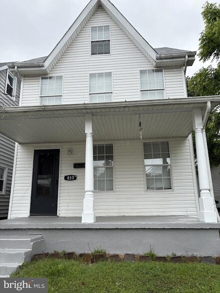 Primary Photo - 833 Erie St