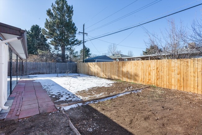 Building Photo - 1465 S Eaton St