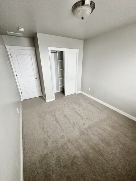 Building Photo - 52 S 1700 W