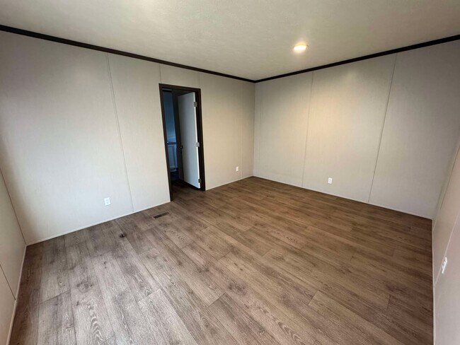 Building Photo - 114 Shady Grove Dr