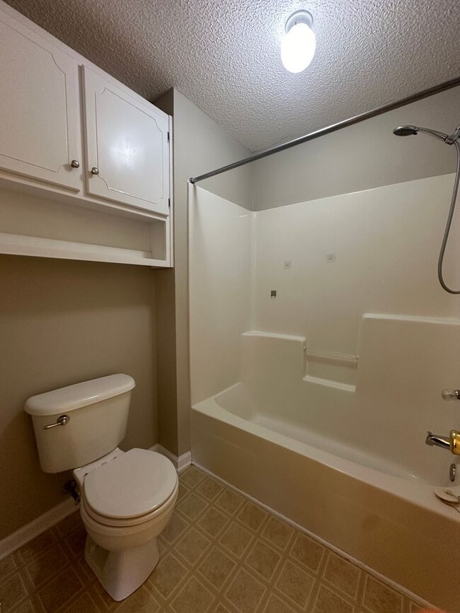Building Photo - 206 Foxchase Ln