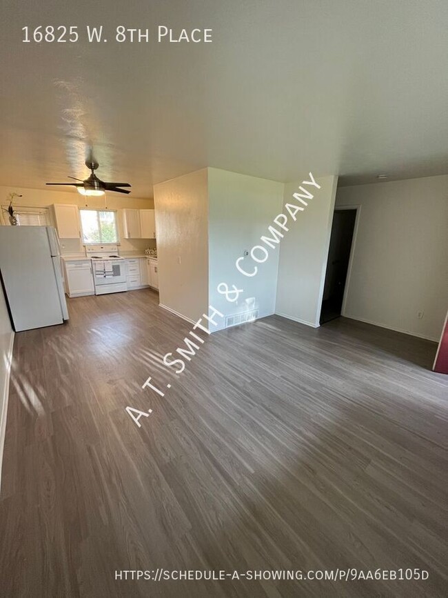 Building Photo - Pet Friendly Golden 2 bed 1 bath with Wash...