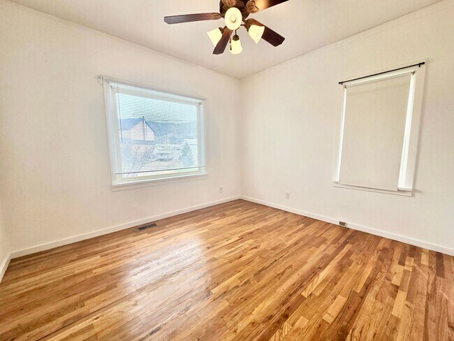 Building Photo - 145 N 300 W