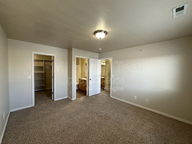 Building Photo - 2510 Charleston Ave