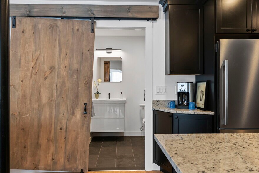 Building Photo - 179 Butternut St