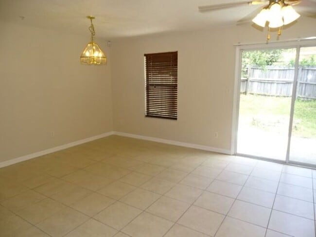 Building Photo - Charming 3-Bedroom Townhome in Winter Garden!