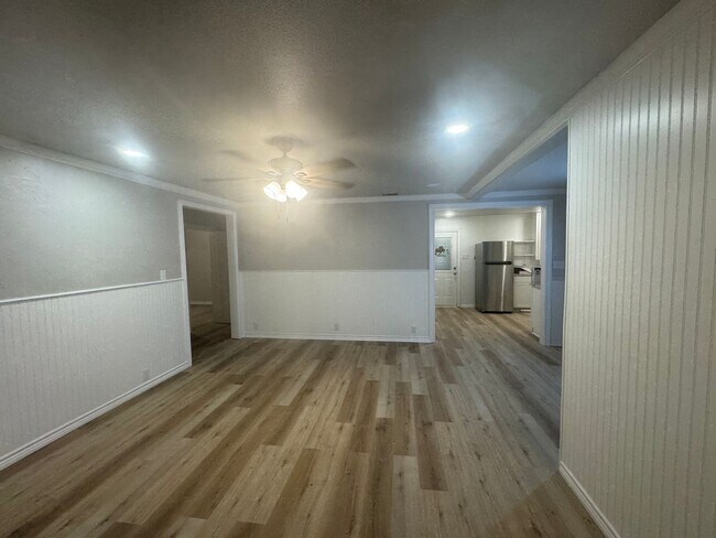 Building Photo - Charming 3-Bedroom Home in Sherman Available NOW!