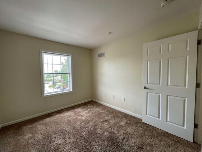 Building Photo - 100 Sentinel Court