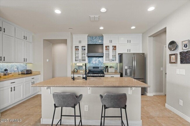 Building Photo - 2674 E Cherry Hill Dr