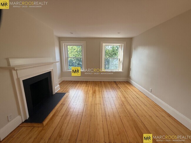 Building Photo - 1755 Beacon St