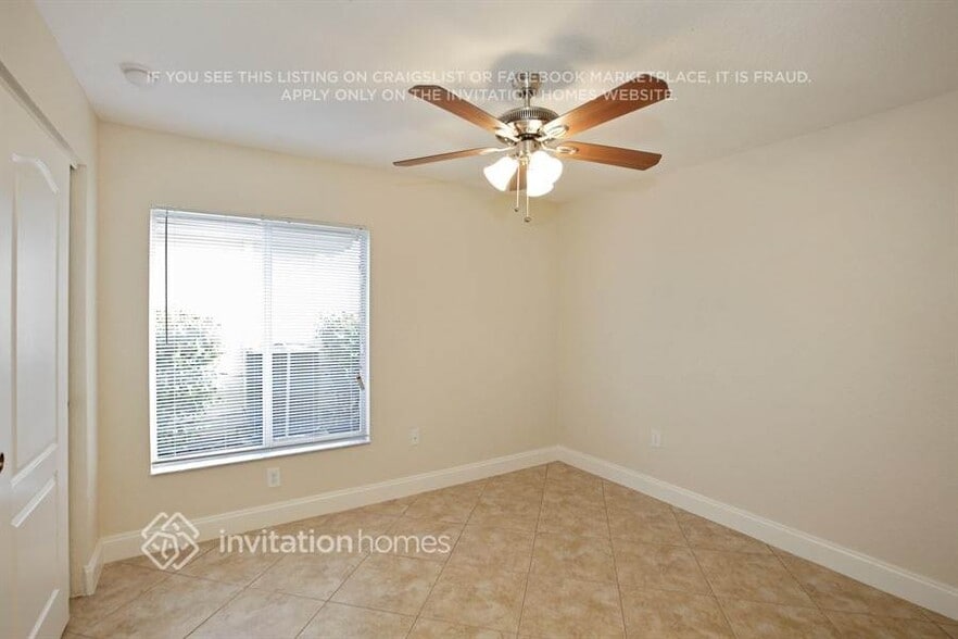 Building Photo - 859 SW 155th Ct