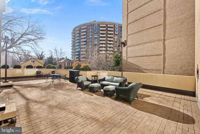 Building Photo - 4601 N Park Ave