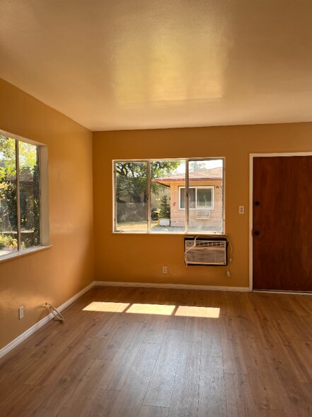Building Photo - 770 E Washington Blvd