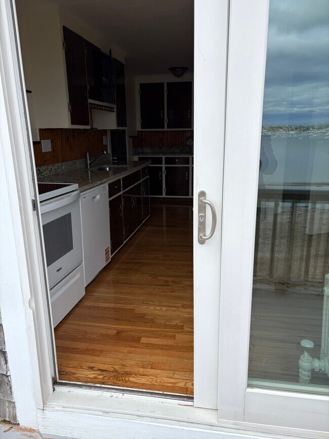 Building Photo - 14 Messervy St