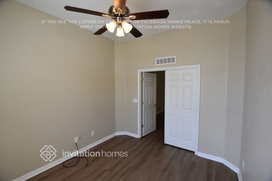 Building Photo - 1508 Sunset Village Blvd