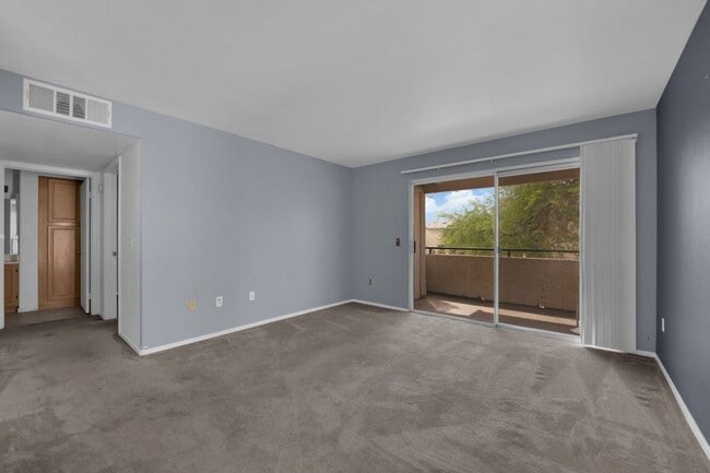 Building Photo - 5710 E Tropicana Ave