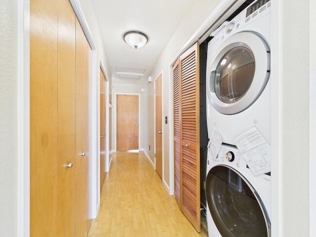 Building Photo - 2/2 Monterey Condo now available for rent