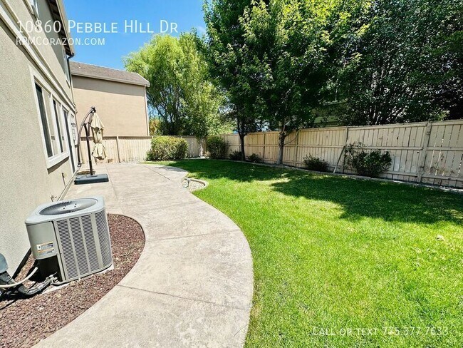 Building Photo - 10860 Pebble Hill Dr