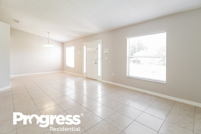 Building Photo - 1044 Cannock Dr