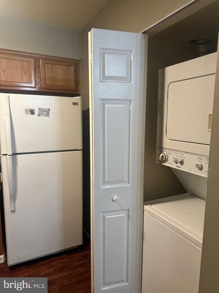 Building Photo - 2101 Cedar Run Dr