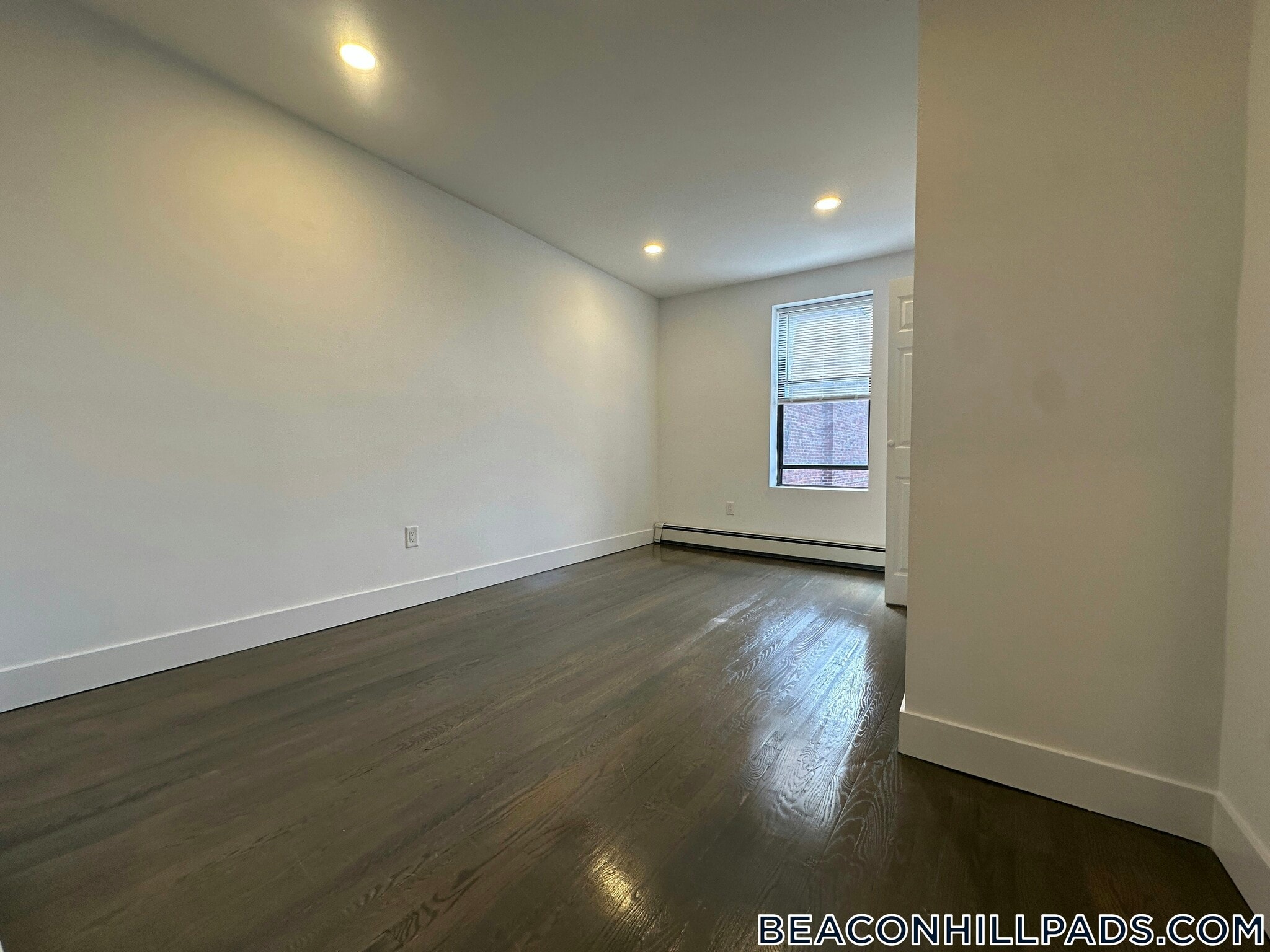 Building Photo - 44 Joy St