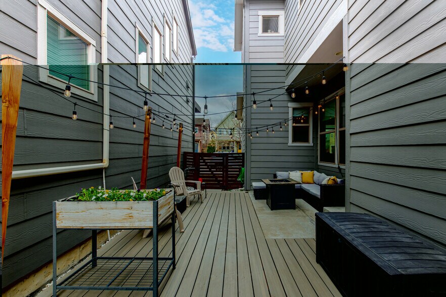 Building Photo - 1440 W 67th Ave
