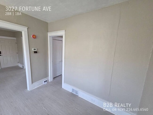 Building Photo - 3027 Fortune Ave