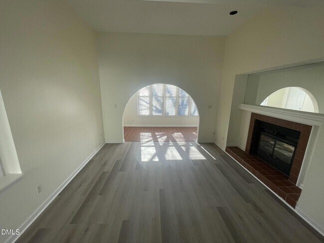 Building Photo - 720 Bishops Park Dr