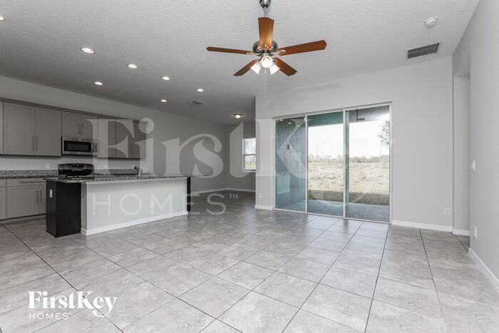 Building Photo - 800 Grand Hilltop Dr