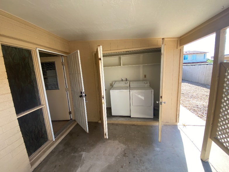 Building Photo - 415 N 64th Pl