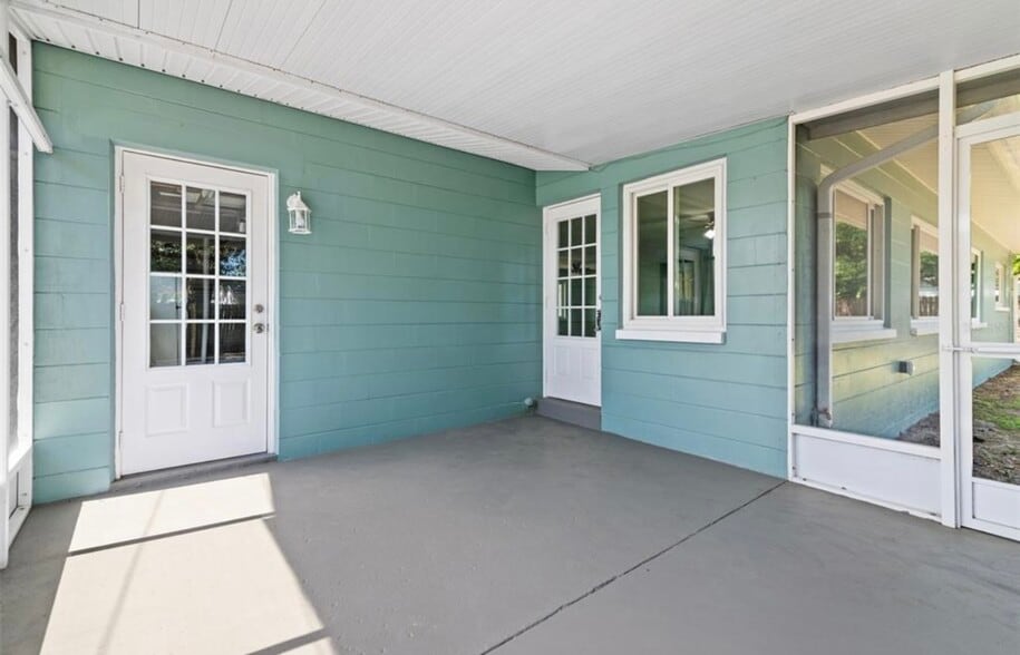 Building Photo - 11615 Park Blvd