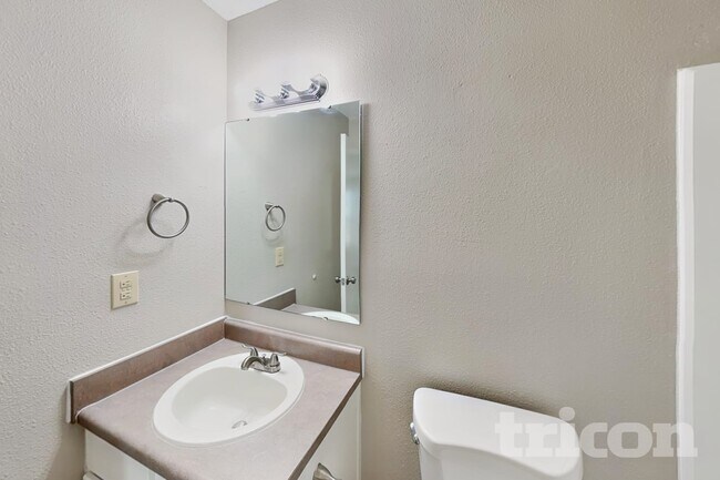 Building Photo - 7771 Mistflower Ln