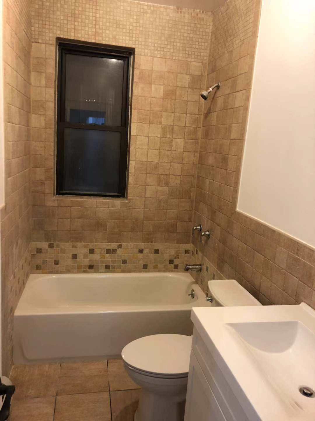 Building Photo - 553 Undercliff Ave