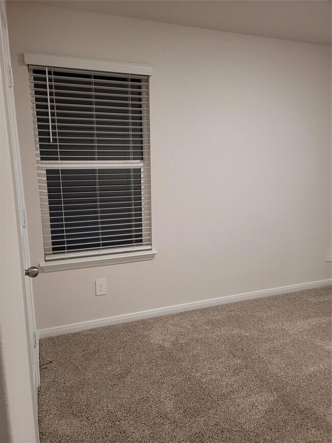 Building Photo - 211 Callado Cir