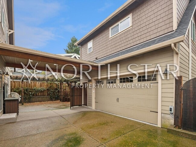 Building Photo - Exceptional Custom Home with Fully Appointed ADU in Prime John’s Landing Location