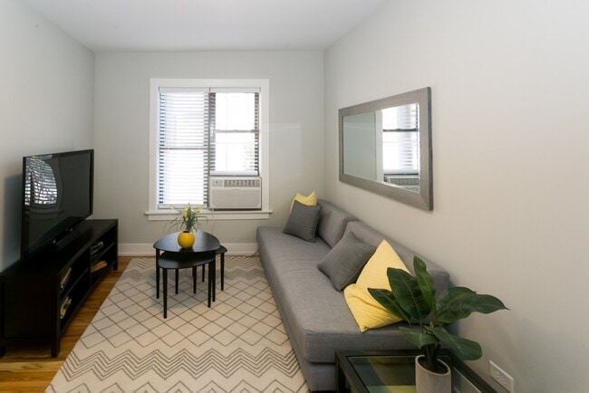 Building Photo - 2919 N Mildred Ave