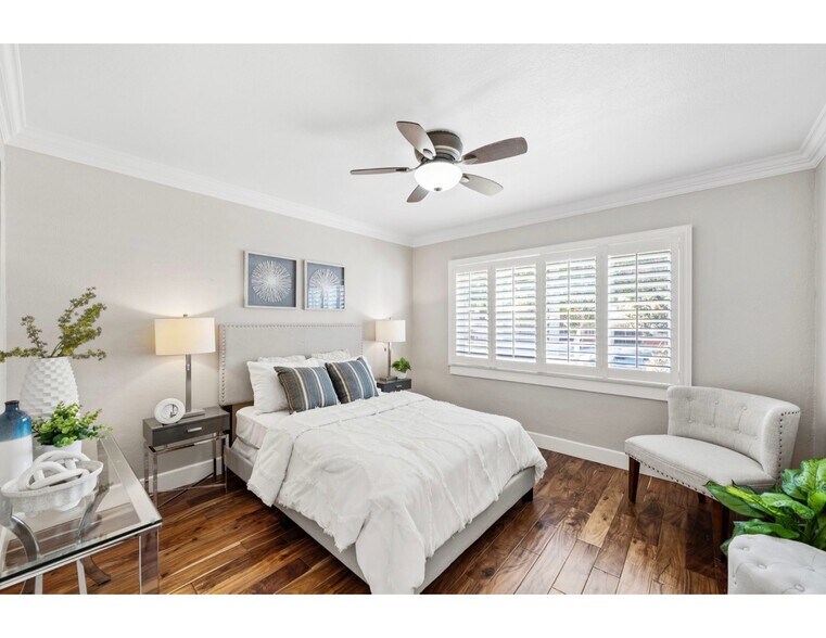 Building Photo - 674 E Julian St