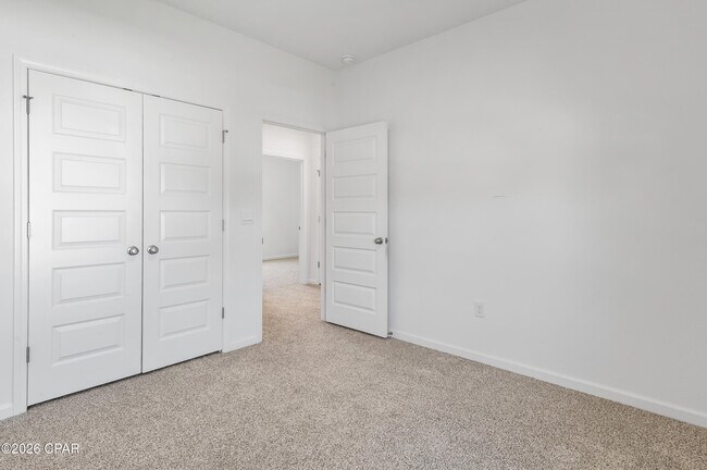 Building Photo - 56 Silverthorn St