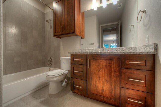 Building Photo - 3110 Grandview St