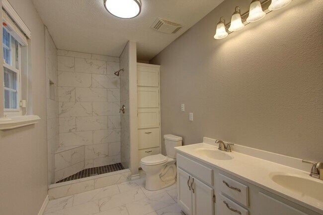 Building Photo - 720 Tennessee Acres Dr