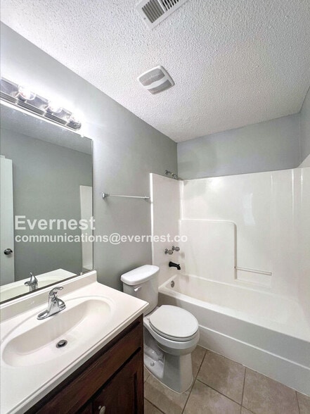 Building Photo - 360 Darrell Cove