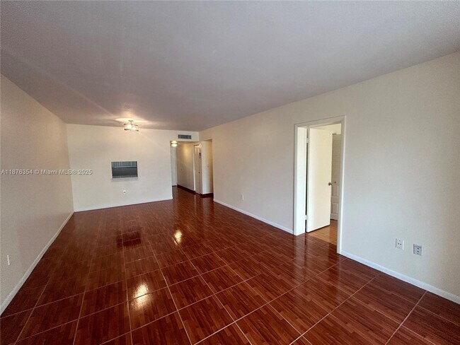 Building Photo - 1080 Del Lago Cir