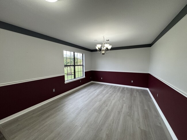 Building Photo - Beautiful home, newly updated near schools